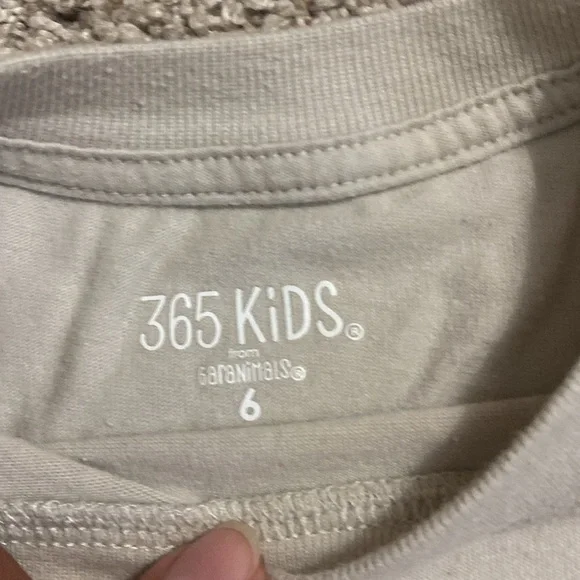 Boys size 6 graphic tee bundle - Picture 9 of 9